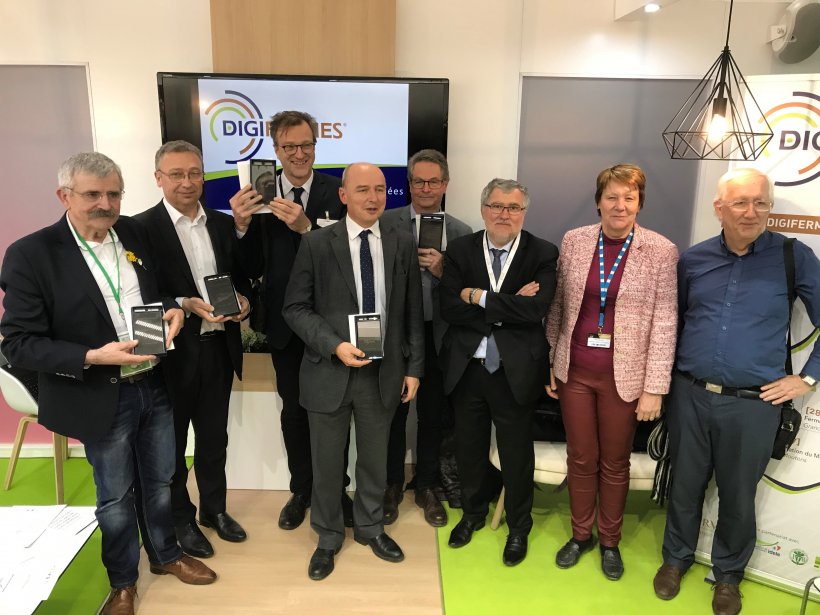 Remise de 5 Labels Digifermes au SIA 2018 : &agrave; la station IFIP de Romill&eacute; (35)
repr&eacute;sent&eacute;e par Bernard Fostier, Directeur G&eacute;n&eacute;ral de l&rsquo;IFIP (3&egrave;me &agrave; partir de la gauche).
