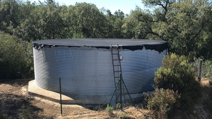 R&eacute;servoir de stockage et de distribution correctement dimensionn&eacute; et couvert, basique dans tout &eacute;levage porcin.
