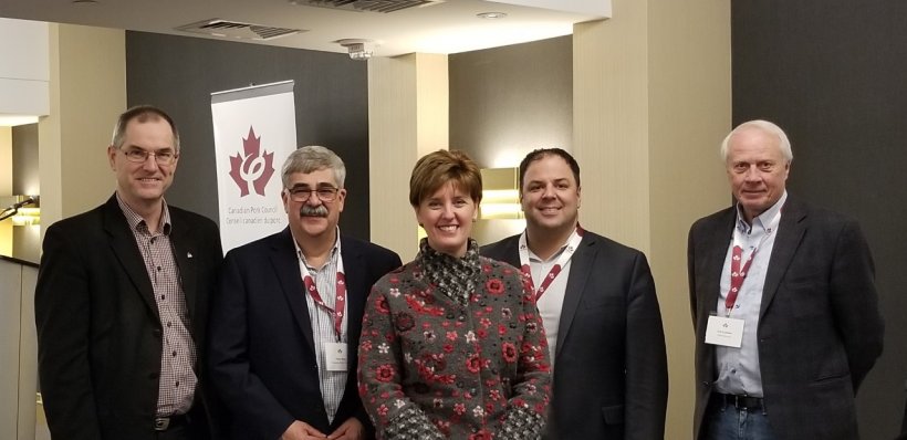 La ministre Bibeau a particip&eacute; &agrave; la r&eacute;union du printemps du Conseil canadien du porc o&ugrave; elle a rencontr&eacute; des producteurs de partout au Canada.
