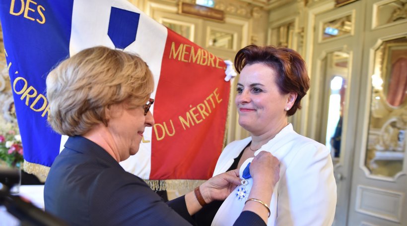 Remise de l&rsquo;Ordre national du M&eacute;rite &agrave; Anne Marie QUEMENER par Madame la Pr&eacute;f&egrave;te de la R&eacute;gion Bretagne - Rennes, le vendredi 14 juin 2019
