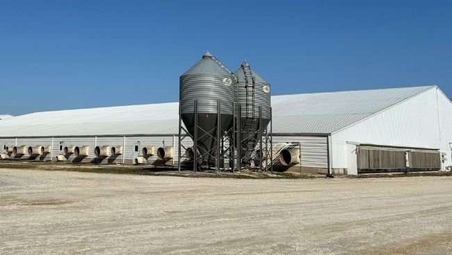 Photo 1 : L'un des bâtiments de l'unité visitée.
