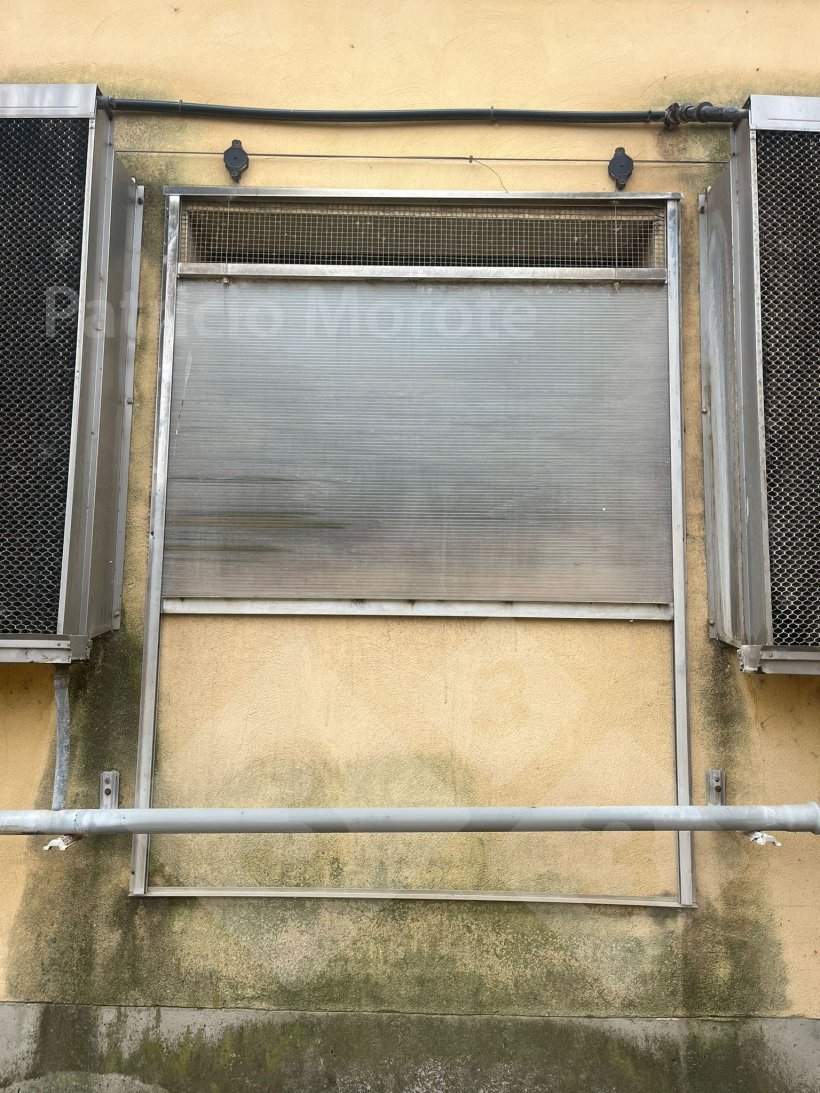 Photo 3. Vérifier l'état des fenêtres et des câbles.